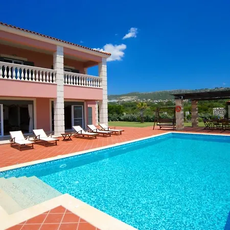 Sunset Villa *